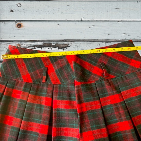 Pleated Mini Skirt - Picture 6 of 9